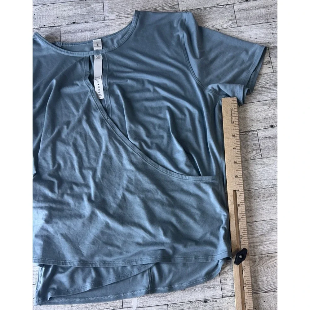 Lululemon Womens Top Size 12 Blue Yoga Gym Quick Dry Wrap Front Short Sleeve Tee